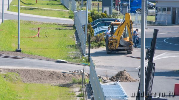 Zawadził koparką o rurę od gazu